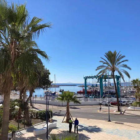 Marina Easy Parking Εστεπόνα