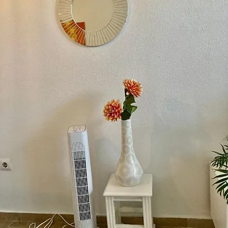 Апартаменти Marina Easy Parking Естепона